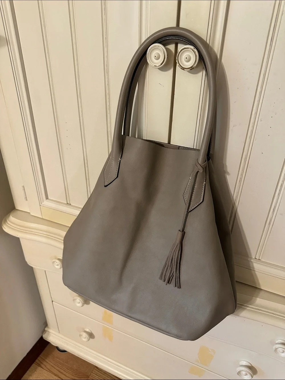 Handmade Italian Women’s Gray Leather Tote Bag with Tassel